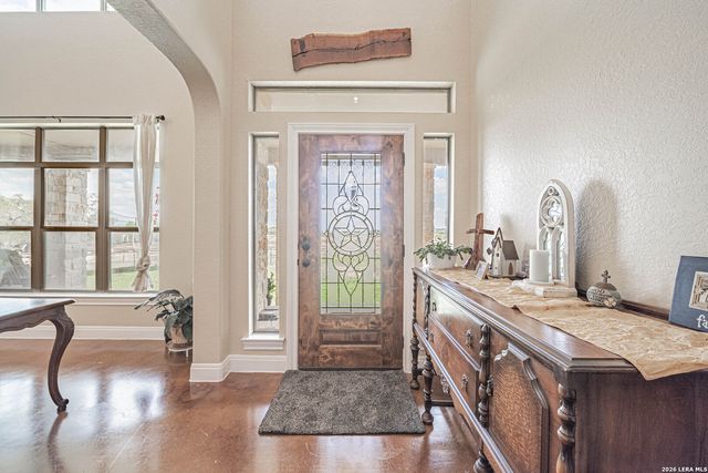 946 County Road 361, La Vernia, TX 78121