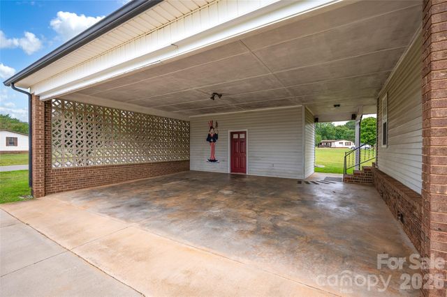 2468 Old Mountain Road, Statesville, NC 28625