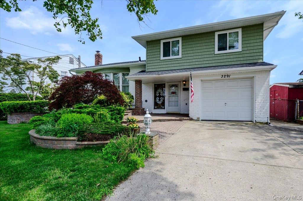 3291 Wolfson Drive, Baldwin, NY 11510