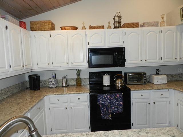 9198 Heathridge Drive, West Palm Beach, FL 33411