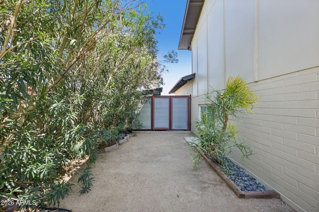 429 E LOYOLA Drive, Tempe, AZ 85282