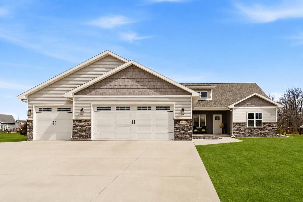 N1002 ALEXANDRA WAY, Greenville, WI 54942