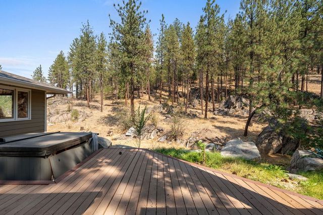 12620 N Nine Mile Rd, Nine Mile Falls, WA 99026