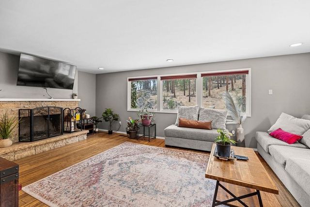 12620 N Nine Mile Rd, Nine Mile Falls, WA 99026