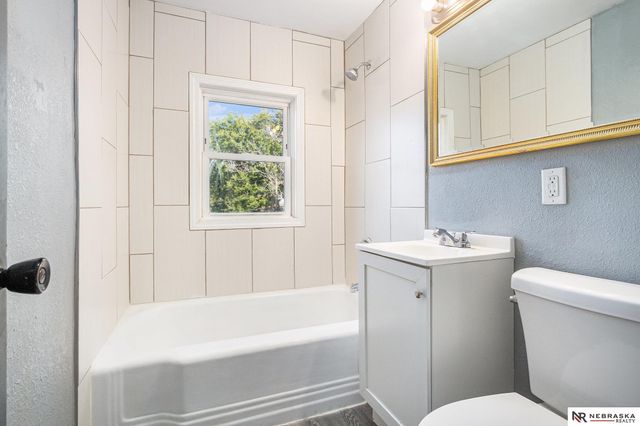 4520 Lafayette Avenue, Omaha, NE 68132