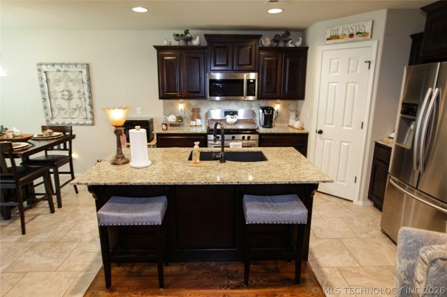 8466 Dunnwood Road, Claremore, OK 74019