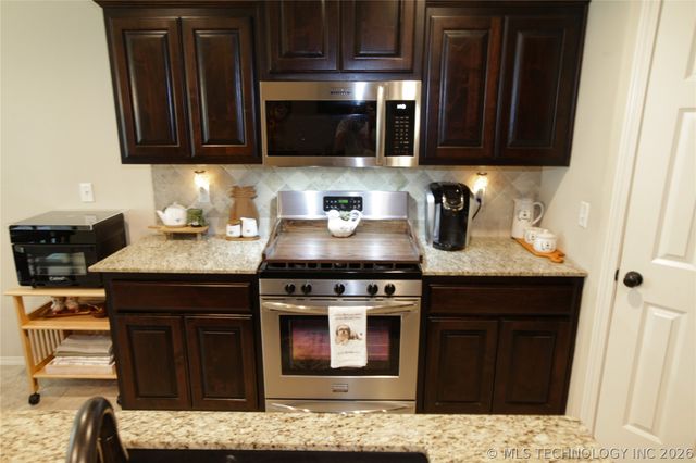 8466 Dunnwood Road, Claremore, OK 74019
