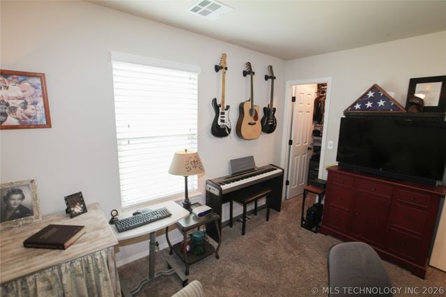 8466 Dunnwood Road, Claremore, OK 74019