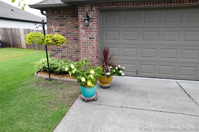 8466 Dunnwood Road, Claremore, OK 74019