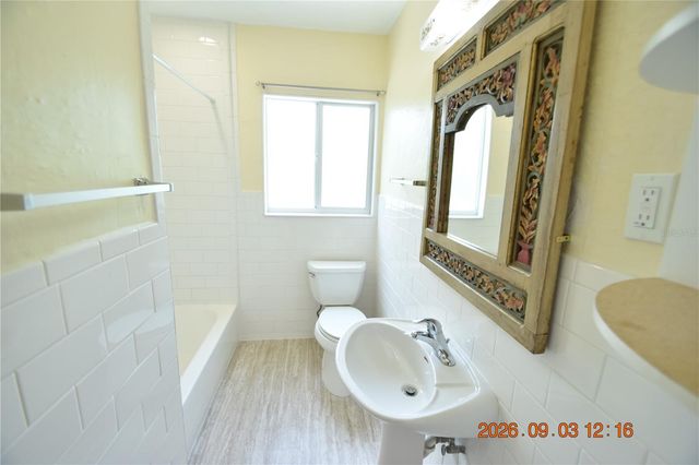 908 7TH AVENUE SW 908, Largo, FL 33770
