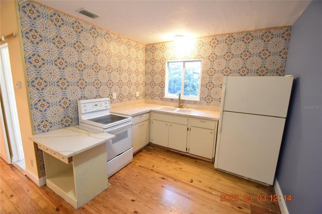 908 7TH AVENUE SW 908, Largo, FL 33770