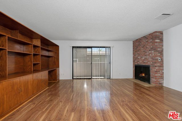 2519 Kansas Avenue 107, Santa Monica, CA 90404