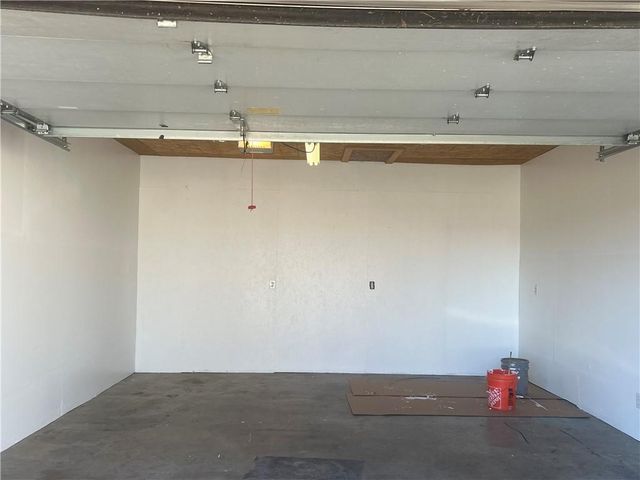 14096 Mitchell Court, Basehor, KS 66007