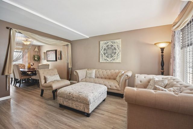 521 Ivory Lane, Bartlett, IL 60103