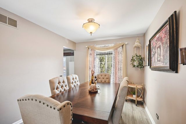 521 Ivory Lane, Bartlett, IL 60103