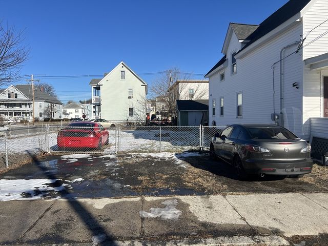 137 Crawford Street, Lowell, MA 01854