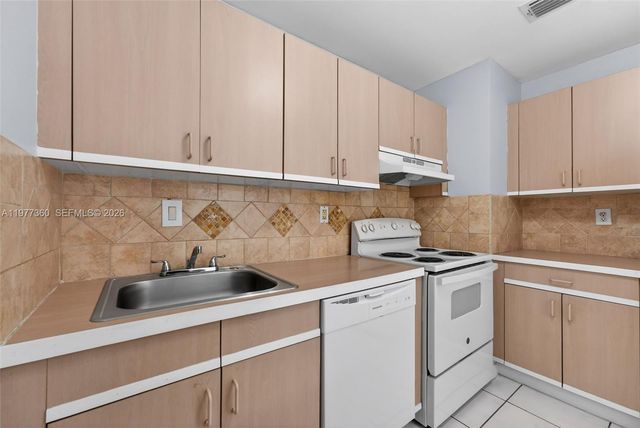 7680 SW 156th Ct B115, Miami, FL 33193