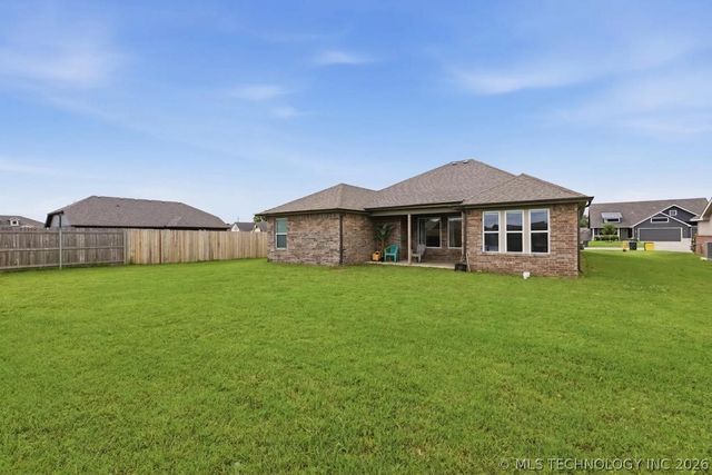 9465 E 135th Street S, Bixby, OK 74008