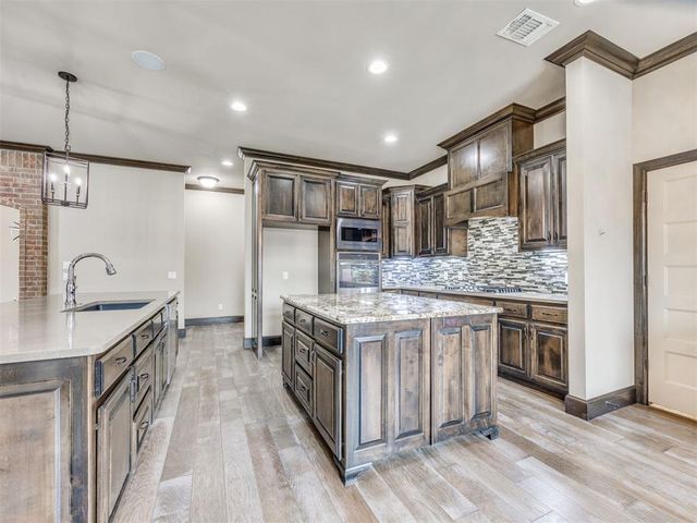 4232 Hackney Wick Road, Norman, OK 73072