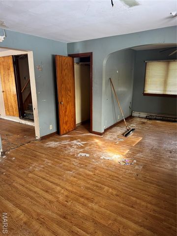 1010 E Olive Street, Staunton, IL 62088