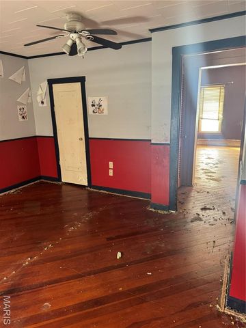 1010 E Olive Street, Staunton, IL 62088