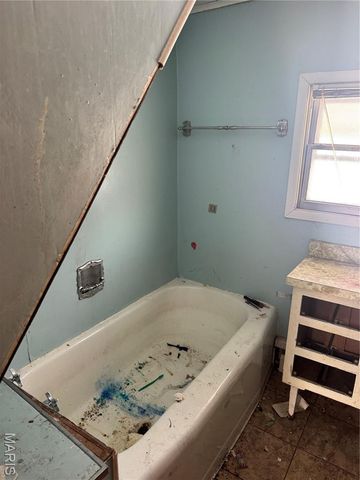 1010 E Olive Street, Staunton, IL 62088