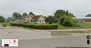 1010 E Olive Street, Staunton, IL 62088