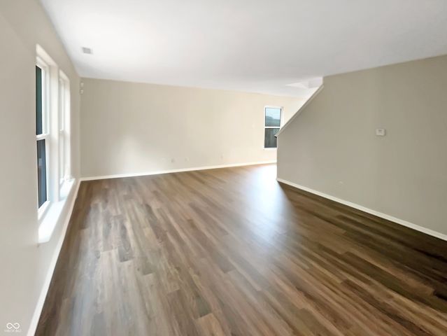 8945 Poppy Lane, Indianapolis, IN 46231