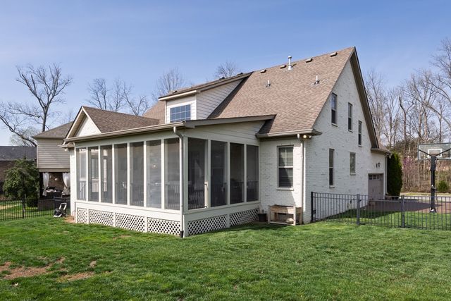 105 Carly Close, W, Hendersonville, TN 37075