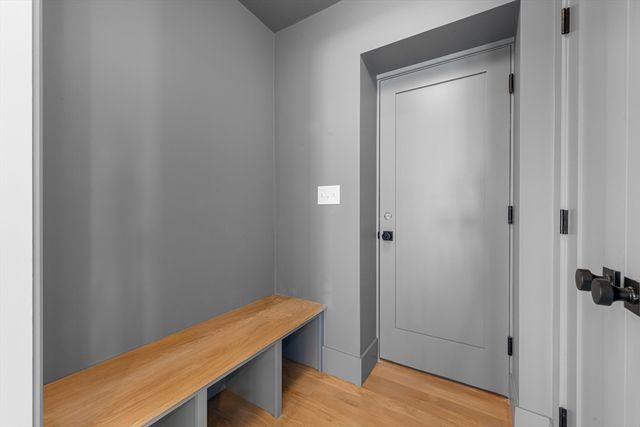 19 Laurel Hill Ln, Winchester, MA 01890