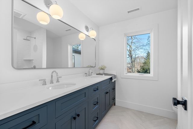 19 Laurel Hill Ln, Winchester, MA 01890