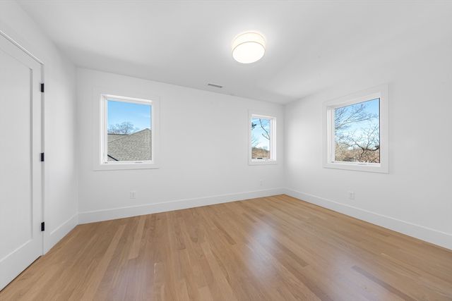 19 Laurel Hill Ln, Winchester, MA 01890