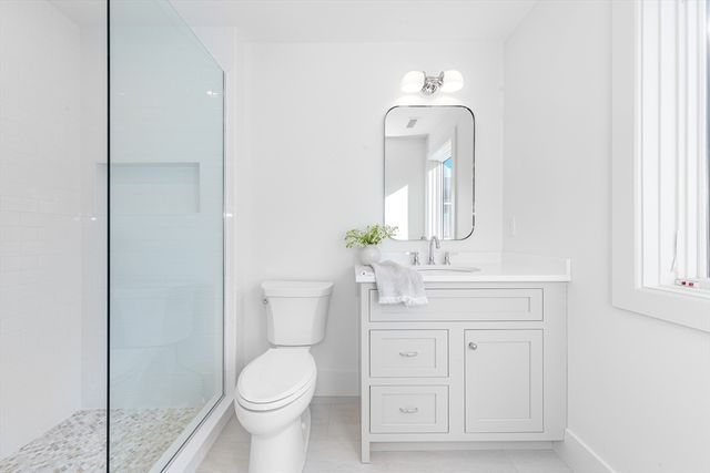 19 Laurel Hill Ln, Winchester, MA 01890