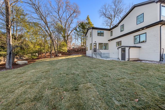 19 Laurel Hill Ln, Winchester, MA 01890