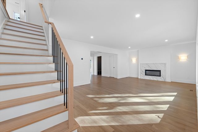 19 Laurel Hill Ln, Winchester, MA 01890