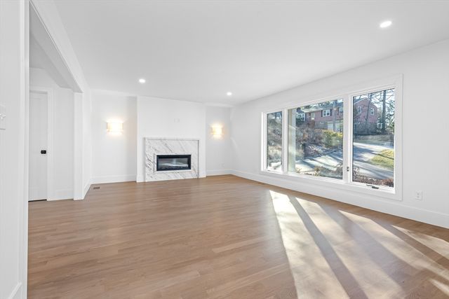 19 Laurel Hill Ln, Winchester, MA 01890