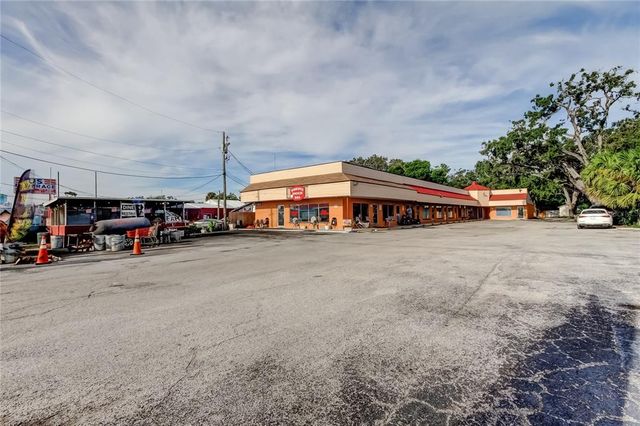 3333 US HIGHWAY 19 5, Holiday, FL 34691