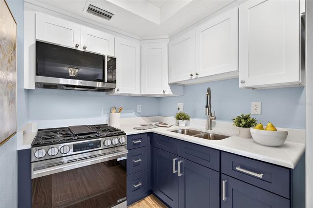 2 CAUSEWAY BOULEVARD 102, Dunedin, FL 34698