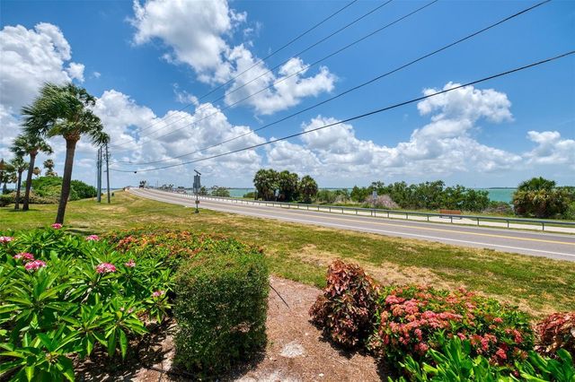 2 CAUSEWAY BOULEVARD 102, Dunedin, FL 34698