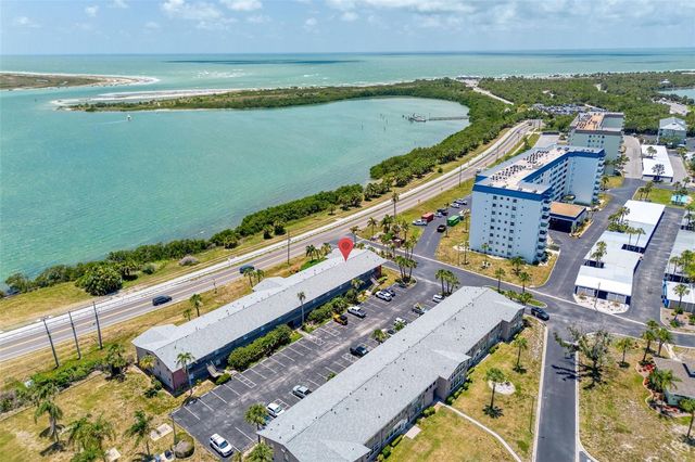 2 CAUSEWAY BOULEVARD 102, Dunedin, FL 34698