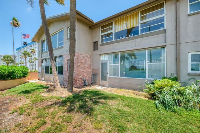 2 CAUSEWAY BOULEVARD 102, Dunedin, FL 34698