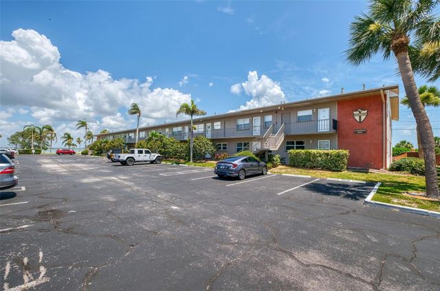 2 CAUSEWAY BOULEVARD 102, Dunedin, FL 34698