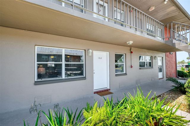 2 CAUSEWAY BOULEVARD 102, Dunedin, FL 34698