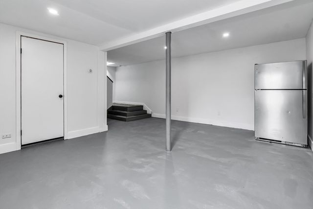15 Crescent St D, Lawrence, MA 01841