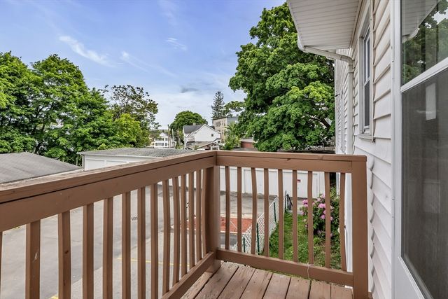 15 Crescent St D, Lawrence, MA 01841