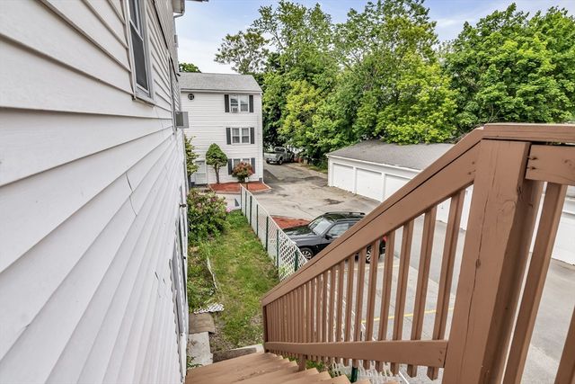15 Crescent St D, Lawrence, MA 01841