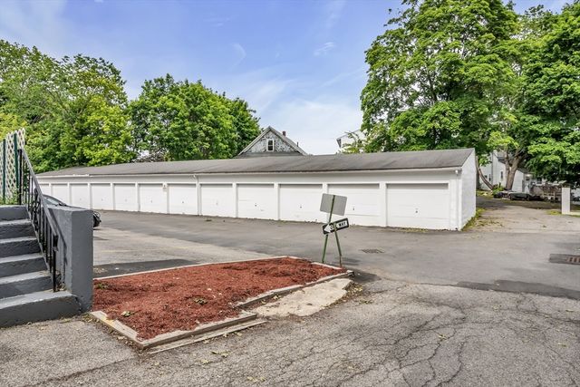 15 Crescent St D, Lawrence, MA 01841