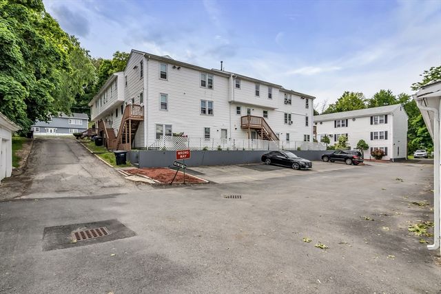 15 Crescent St D, Lawrence, MA 01841
