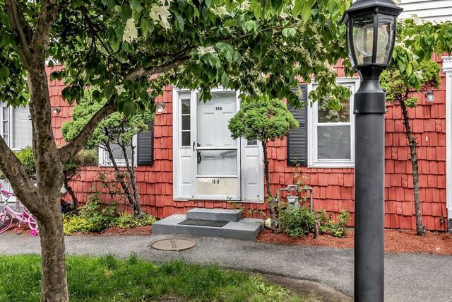 15 Crescent St D, Lawrence, MA 01841