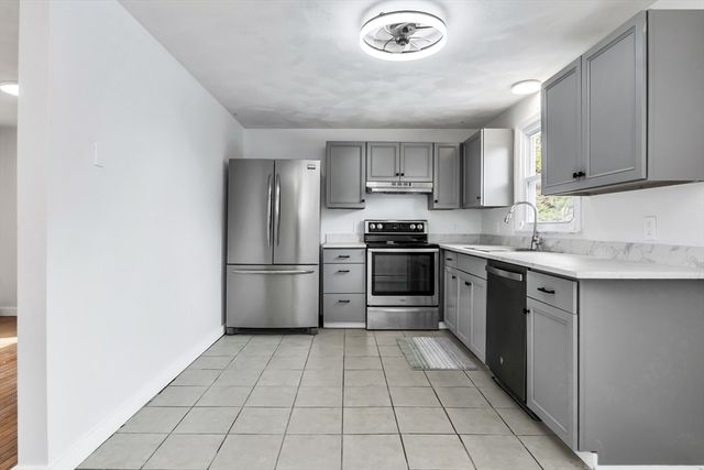 15 Crescent St D, Lawrence, MA 01841